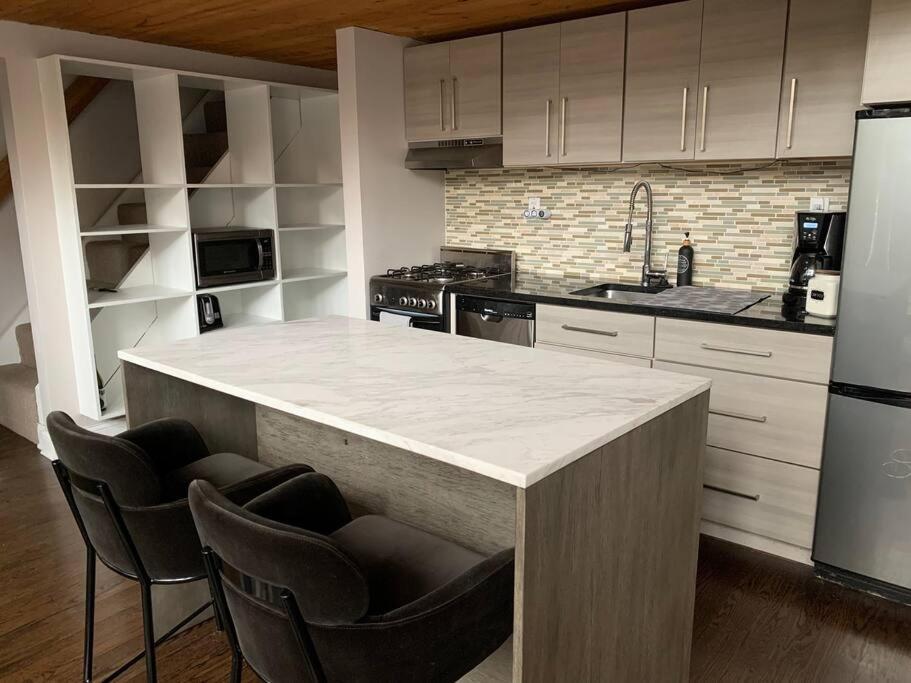 Appartamento Lincoln Park Light-Filled Loft Chicago Esterno foto