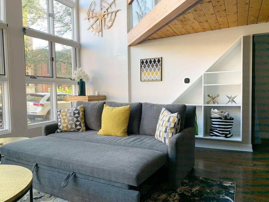 Appartamento Lincoln Park Light-Filled Loft Chicago Esterno foto